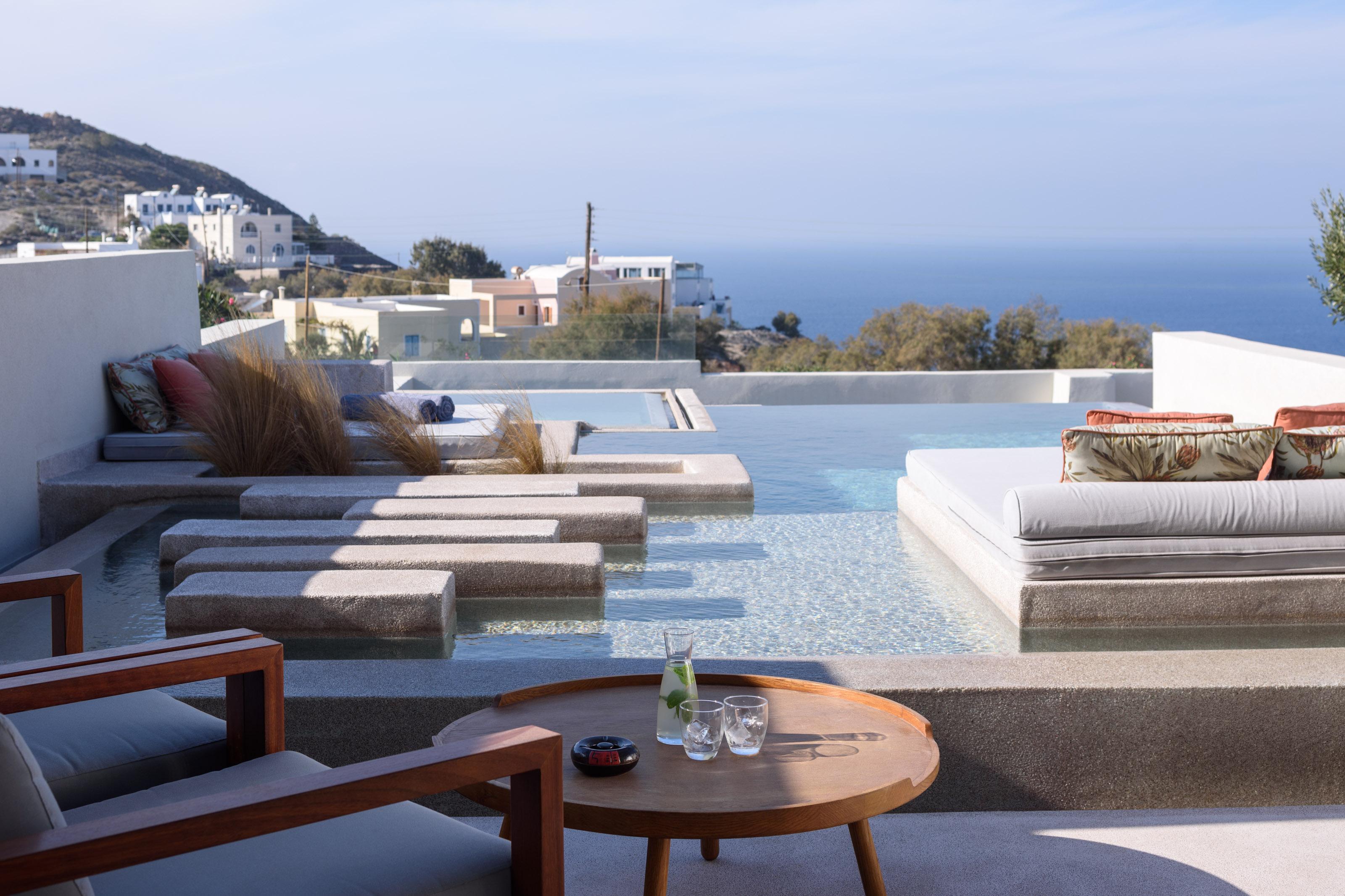 Potnia Theron Suites Akrotírion Екстериор снимка