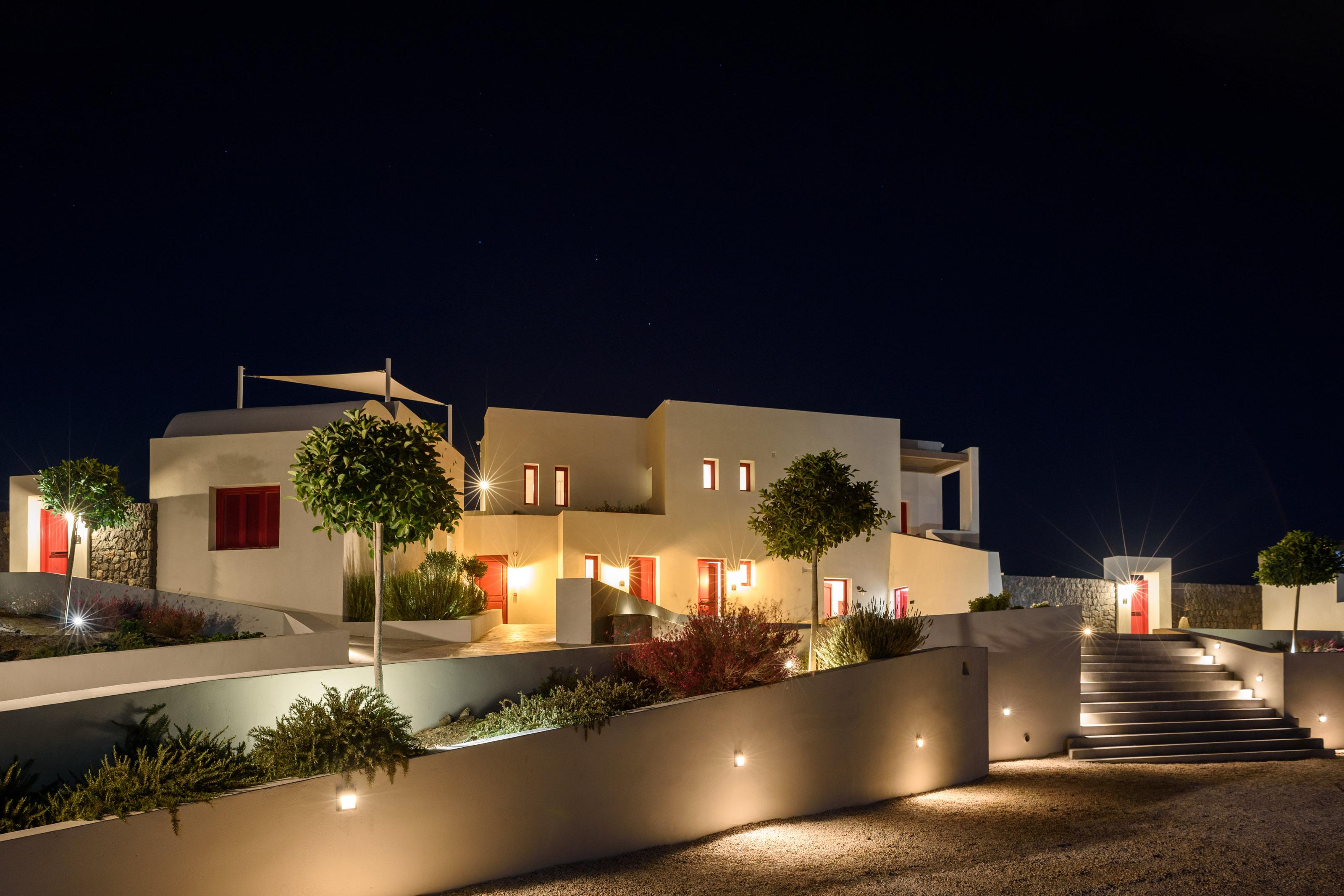 Potnia Theron Suites Akrotírion Екстериор снимка