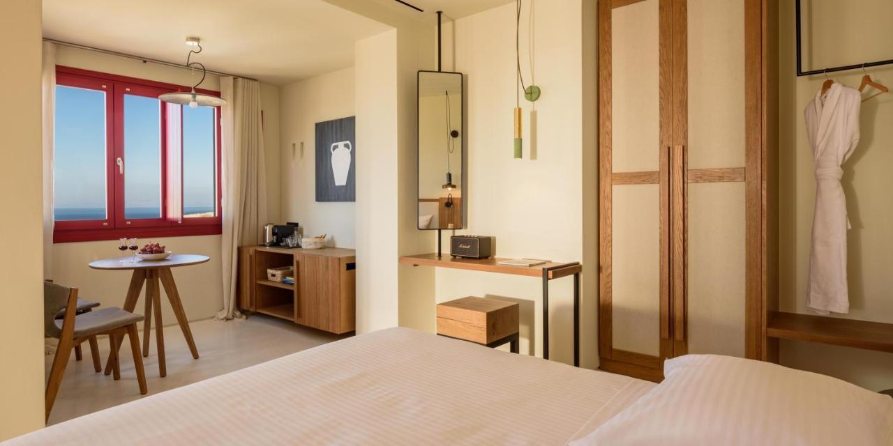 Potnia Theron Suites Akrotírion Екстериор снимка