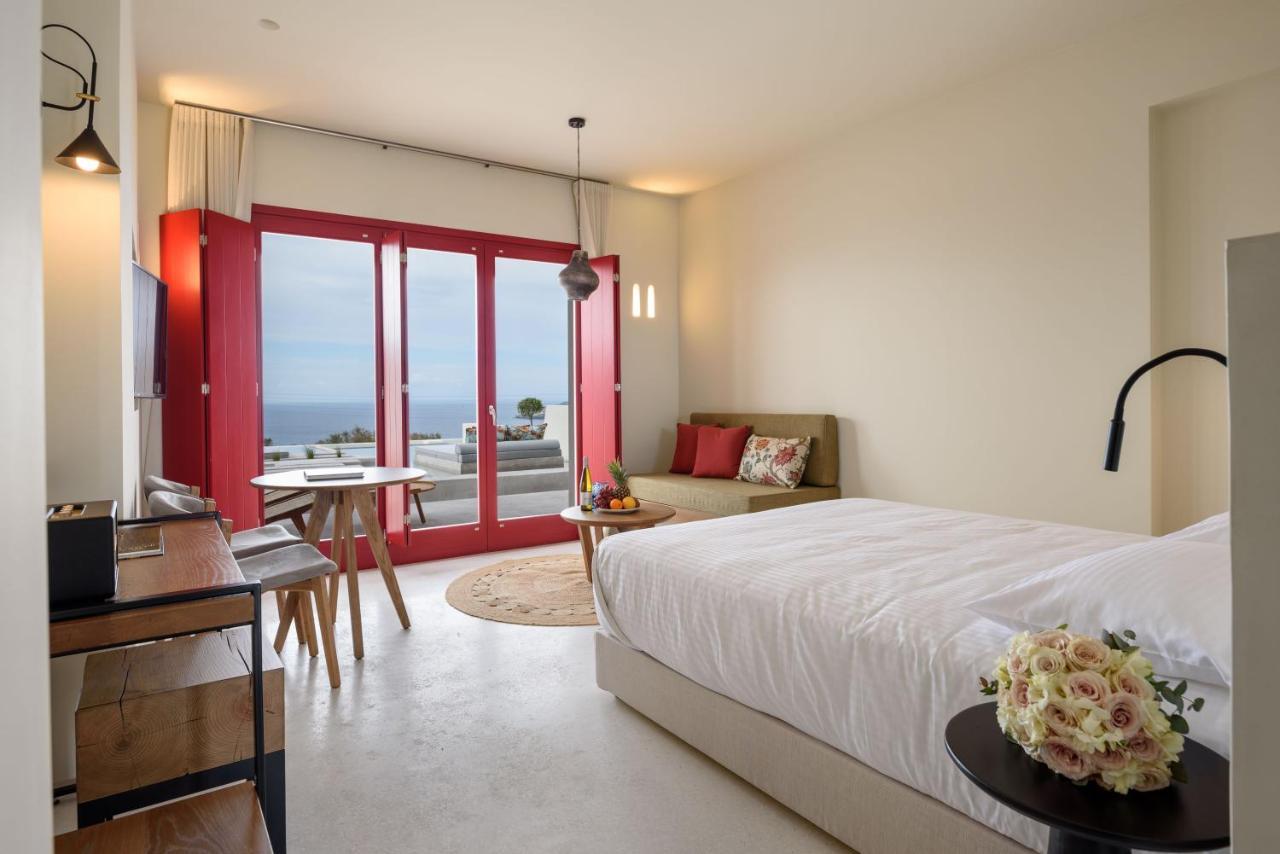 Potnia Theron Suites Akrotírion Екстериор снимка