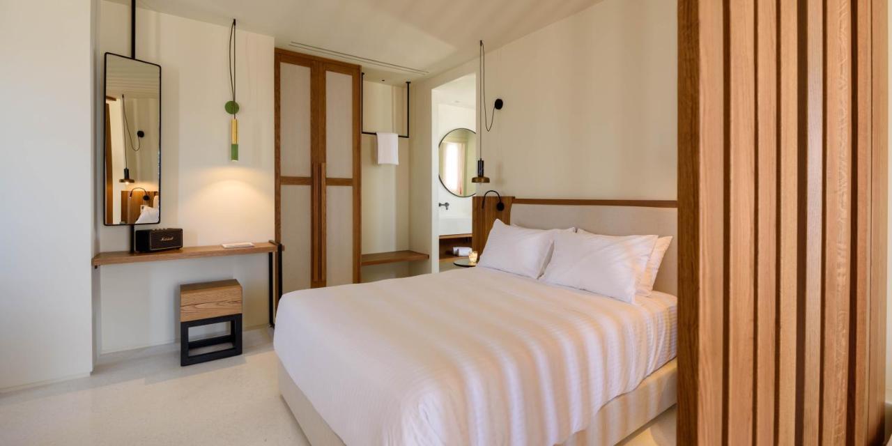 Potnia Theron Suites Akrotírion Екстериор снимка