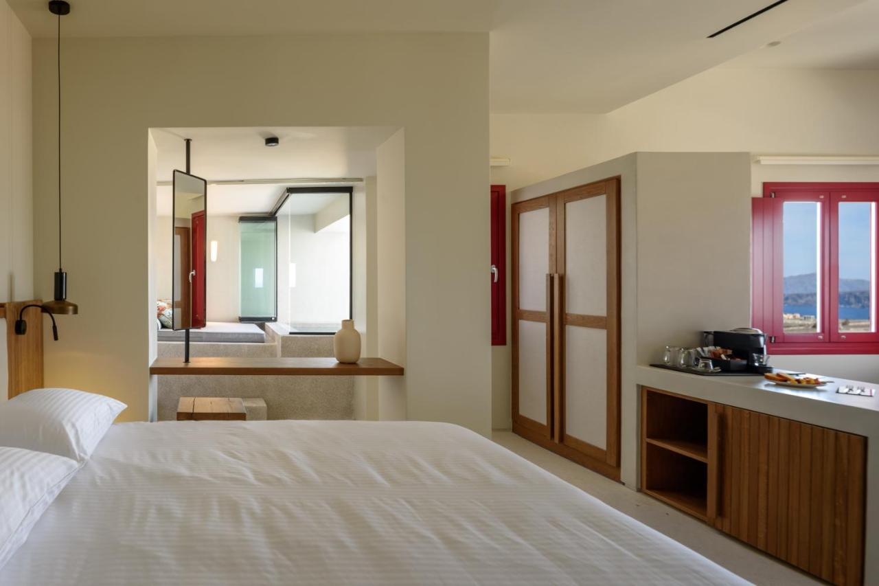 Potnia Theron Suites Akrotírion Екстериор снимка