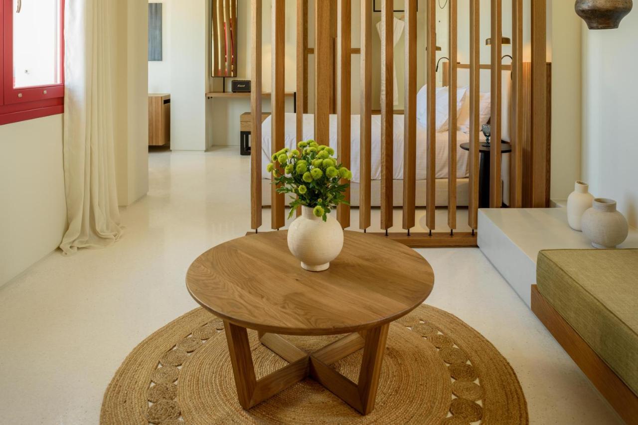 Potnia Theron Suites Akrotírion Екстериор снимка