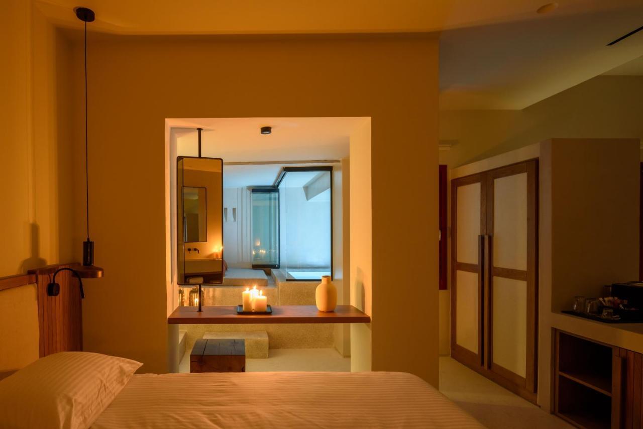 Potnia Theron Suites Akrotírion Екстериор снимка