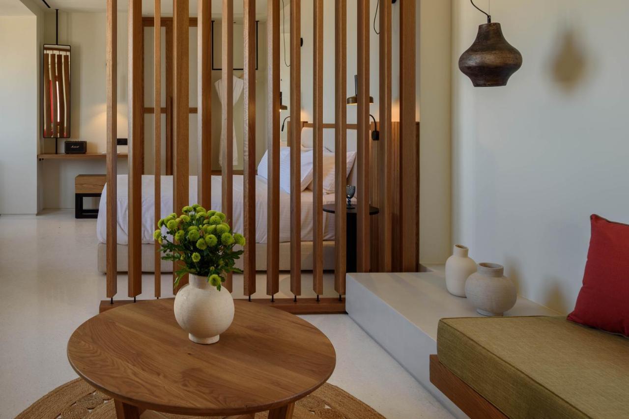 Potnia Theron Suites Akrotírion Екстериор снимка