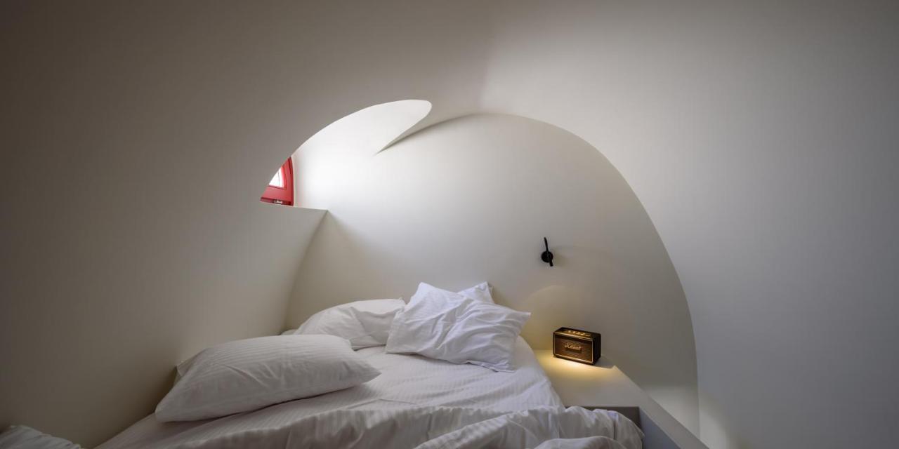 Potnia Theron Suites Akrotírion Екстериор снимка