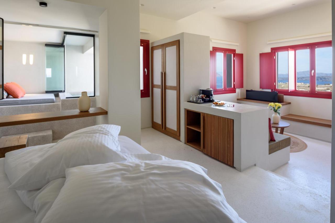 Potnia Theron Suites Akrotírion Екстериор снимка